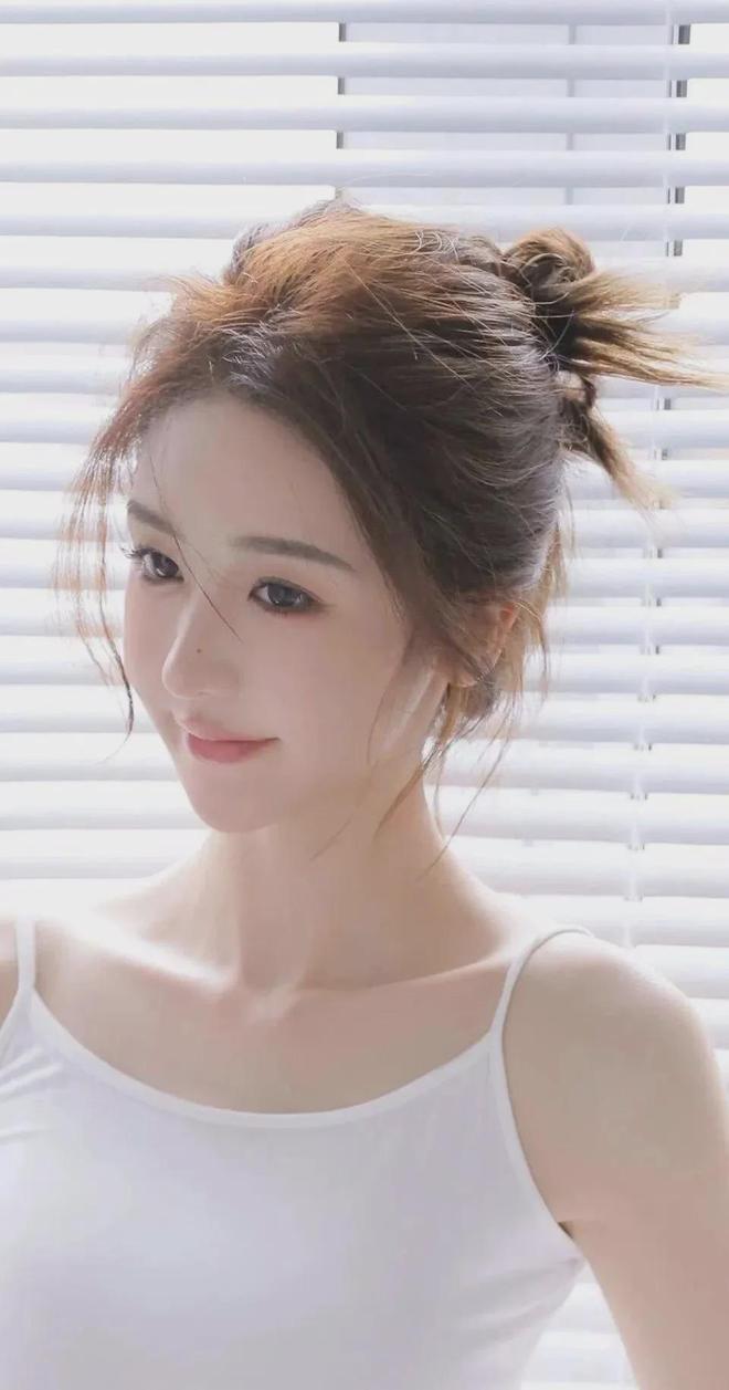 如饥似渴的小姨妈_如饥似渴的小姨妈V(图1)