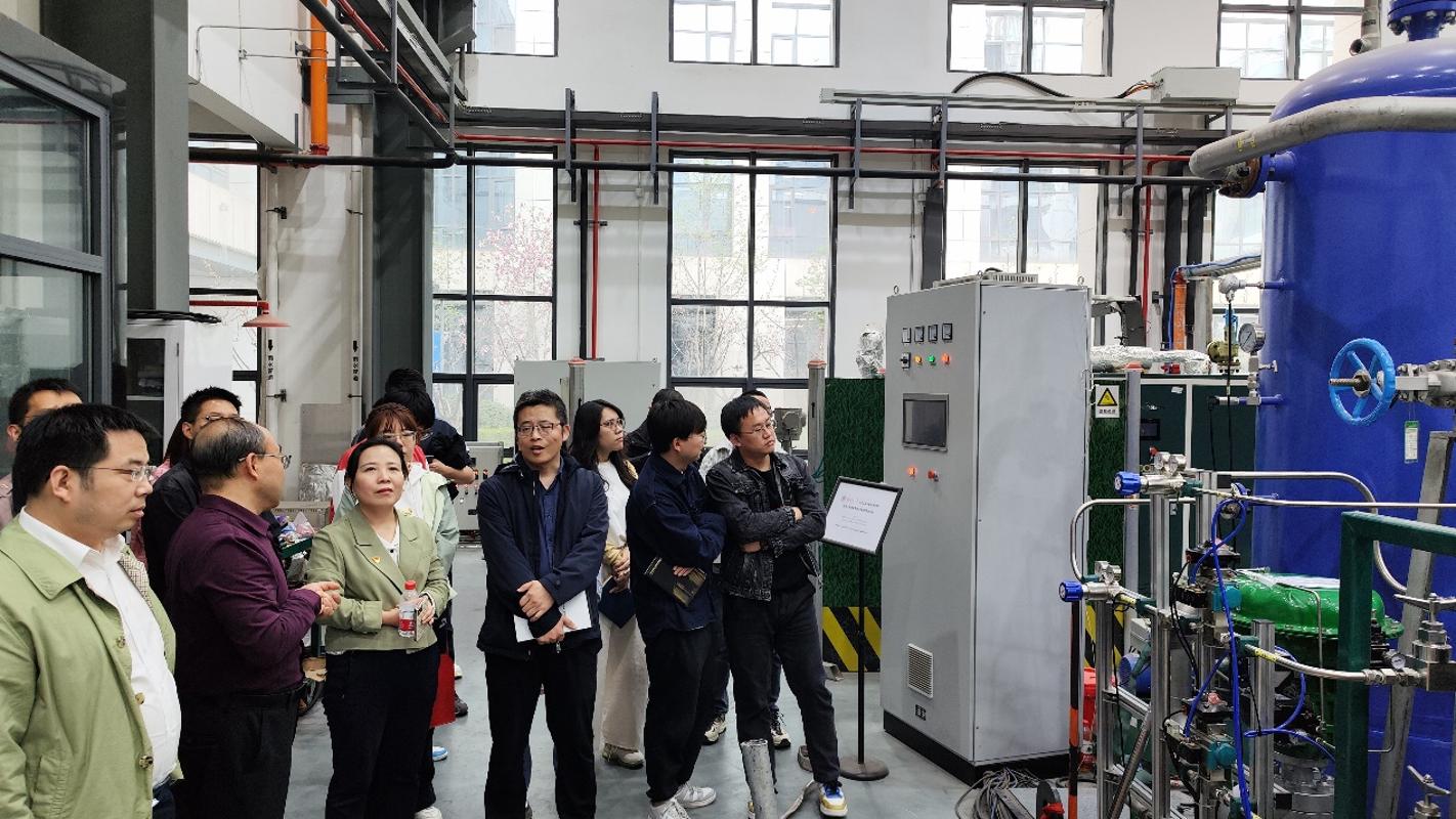化工学院化机教工党支部与华陆公司设备室党总支开展“党建引领业务共进”主题党日活动(图5)