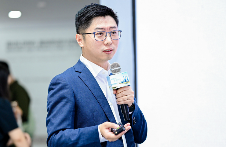 AI智启建筑新生！美的楼宇科技闪耀2025中国国际制冷展(图8)