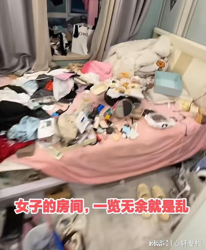 上海：女子当台球助教时薪108网友：有什么用还不是垃圾！(图2)