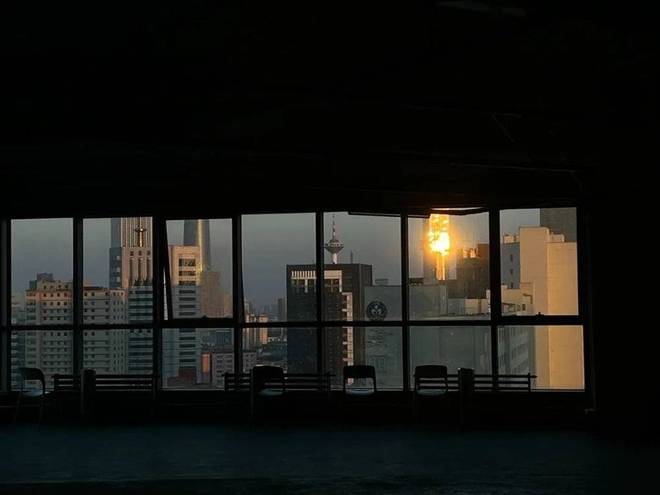 Kaiyun体育网站：19楼的吸烟区(图4)