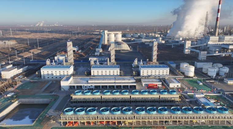 中国化学华陆公司总包国内最大电驱空分装置机械竣工(图2)