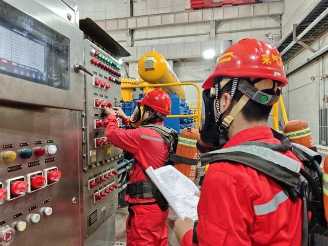 普光气田7台压缩机组8000小时保养全部完成!(图2)