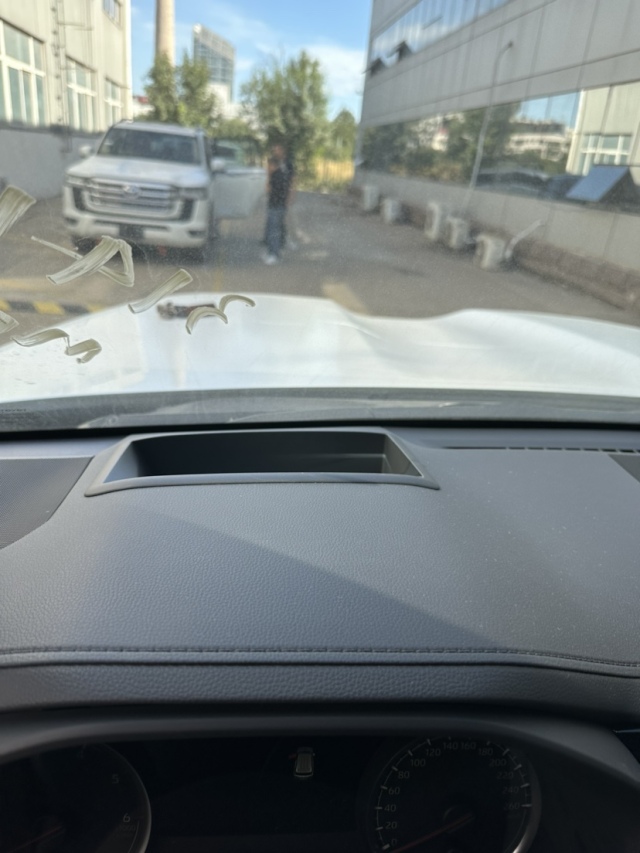 Kaiyun（中国体育）：2024款酷路泽3300柴油VXR帝国版现车优惠报价(图4)