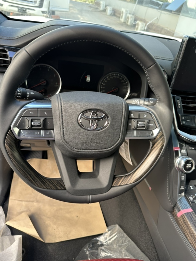 Kaiyun（中国体育）：2024款酷路泽3300柴油VXR帝国版现车优惠报价(图5)