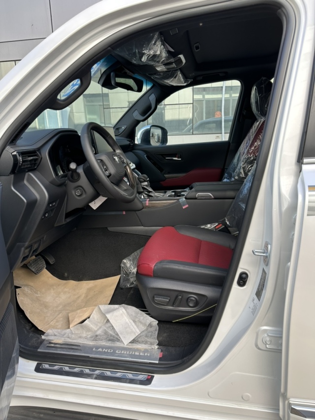 Kaiyun（中国体育）：2024款酷路泽3300柴油VXR帝国版现车优惠报价(图6)