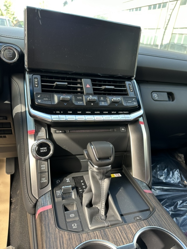 Kaiyun（中国体育）：2024款酷路泽3300柴油VXR帝国版现车优惠报价(图9)